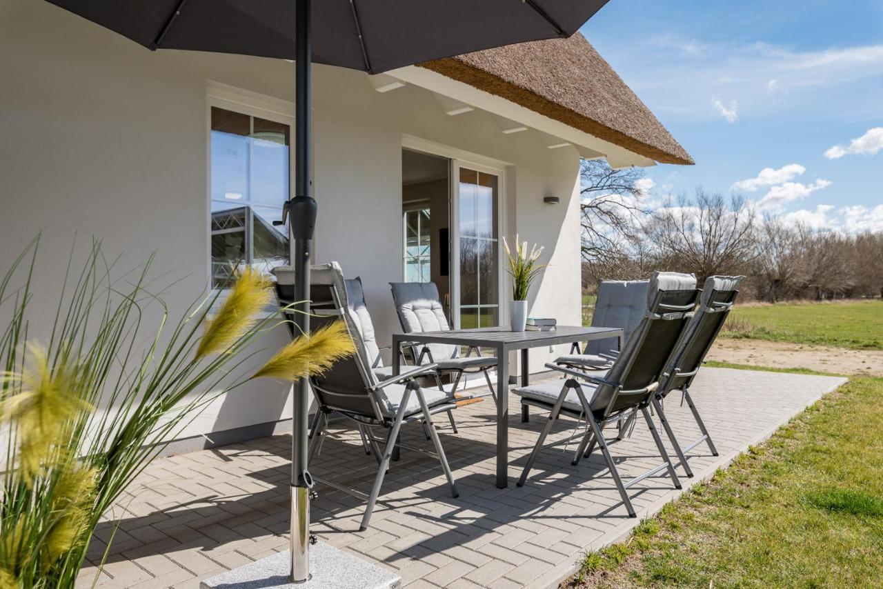 Reetidyll Am Haff Villa Pepelow Exterior foto